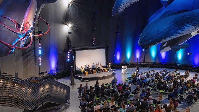 Auditorium of the OZEANEUM in session. Anke Neumeister/Deutsches Meeresmuseum.